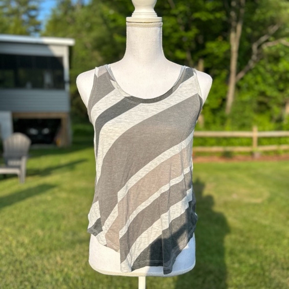 Alternative Apparel Women’s raw hem tank top NWT style 22198N1
